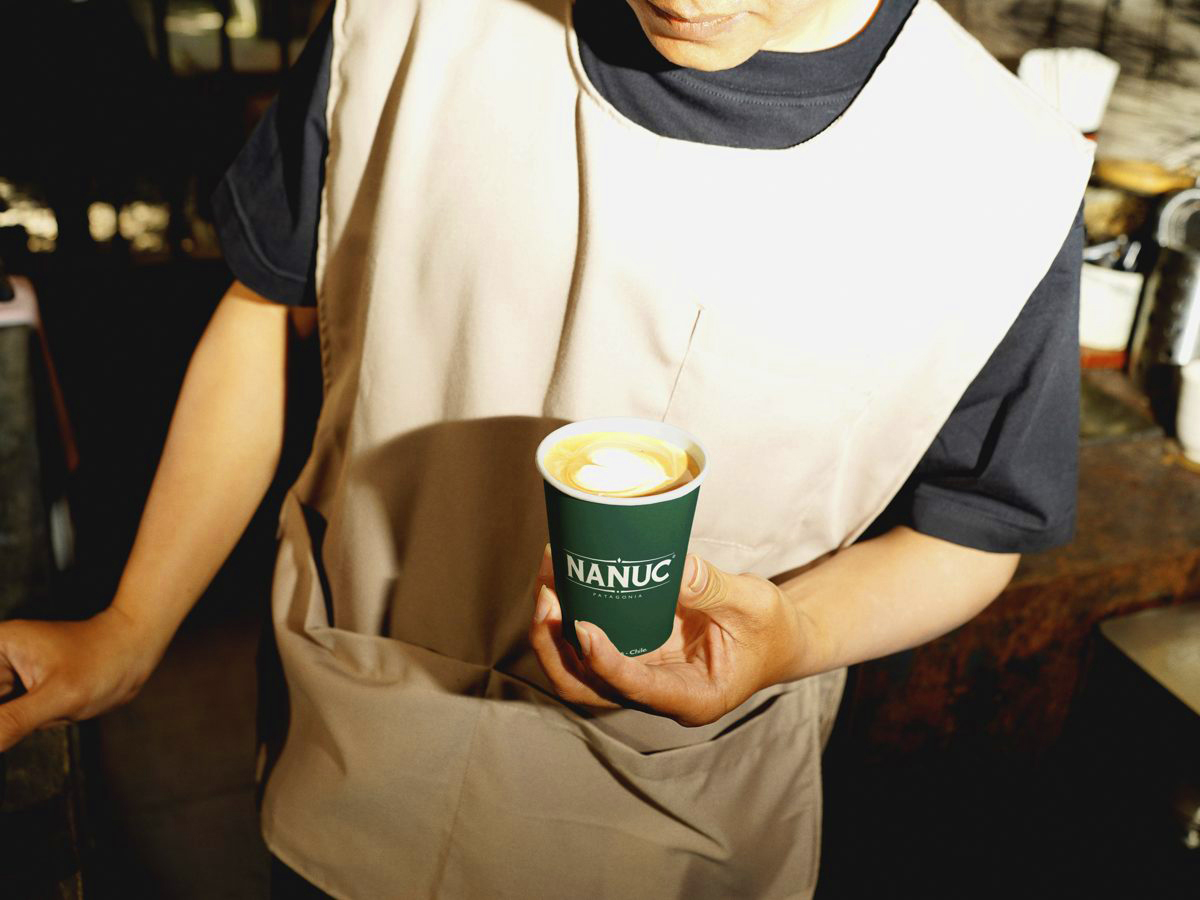 Café Nanuc en la mano